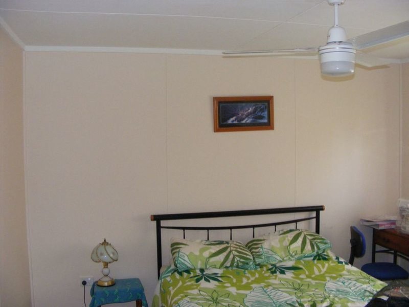 Photo - 24 Currawong Cr , South West Rocks NSW 2431 - Image 3