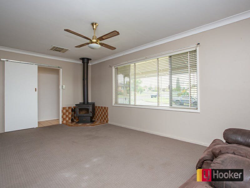 Photo - 24 Cypress Street, South Tamworth NSW 2340 - Image 3