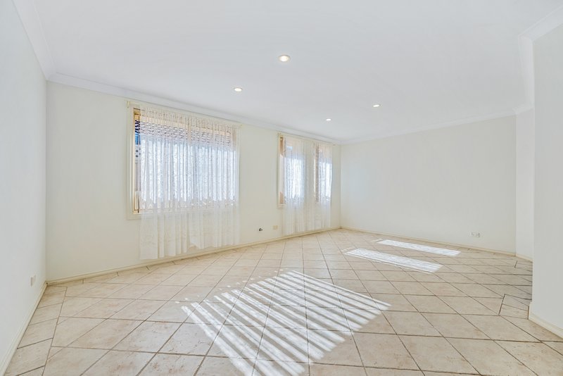 Photo - 24 Daintree Drive, Wattle Grove NSW 2173 - Image 13