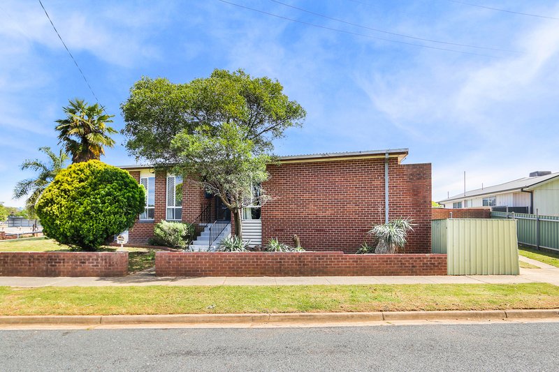 Photo - 24 Dalgleish Street, Wodonga VIC 3690 - Image 1