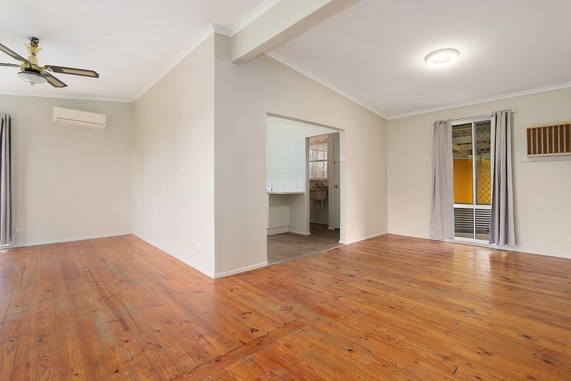 Photo - 24 Dalgleish Street, Wodonga VIC 3690 - Image 3