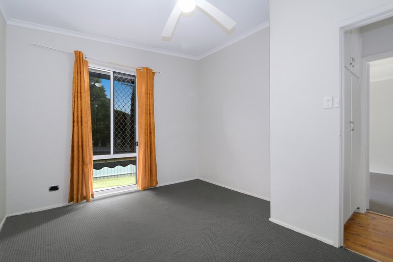 Photo - 24 Dalgleish Street, Wodonga VIC 3690 - Image 5