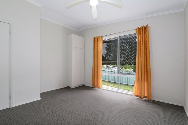 Photo - 24 Dalgleish Street, Wodonga VIC 3690 - Image 6