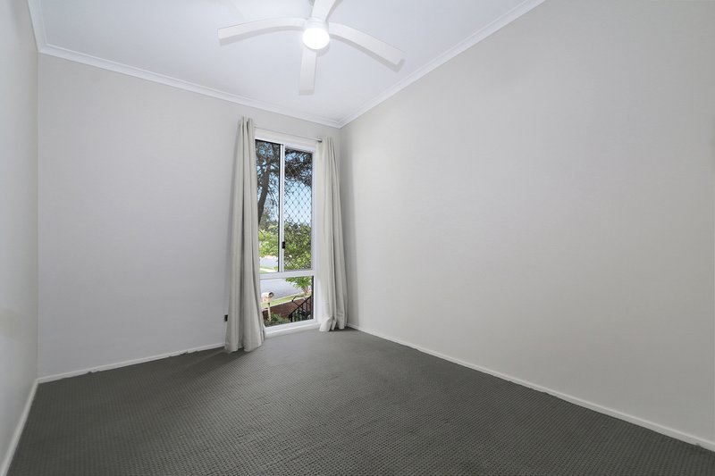 Photo - 24 Dalgleish Street, Wodonga VIC 3690 - Image 7