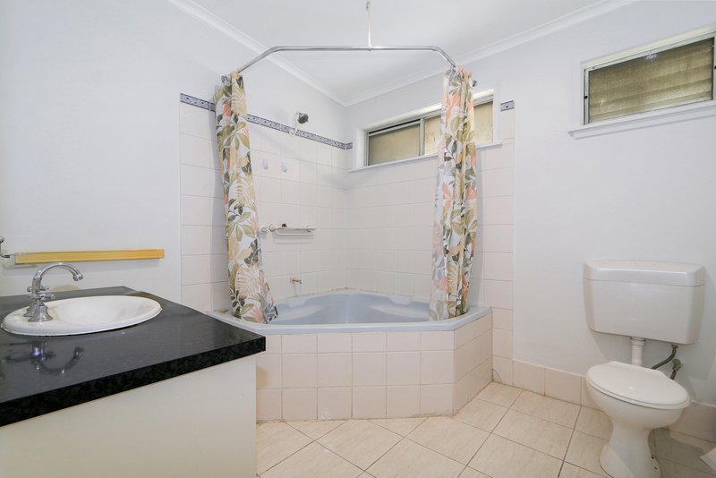 Photo - 24 Dalgleish Street, Wodonga VIC 3690 - Image 8