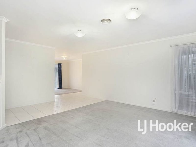 Photo - 24 Dalkeith Drive, Point Cook VIC 3030 - Image 6