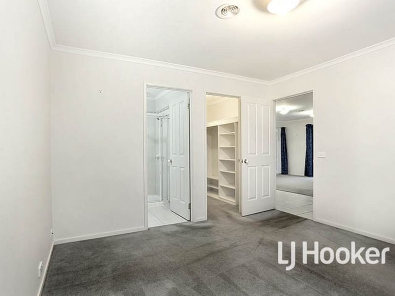 Photo - 24 Dalkeith Drive, Point Cook VIC 3030 - Image 8