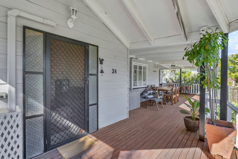 Photo - 24 Daniel Street, Lowood QLD 4311 - Image 4