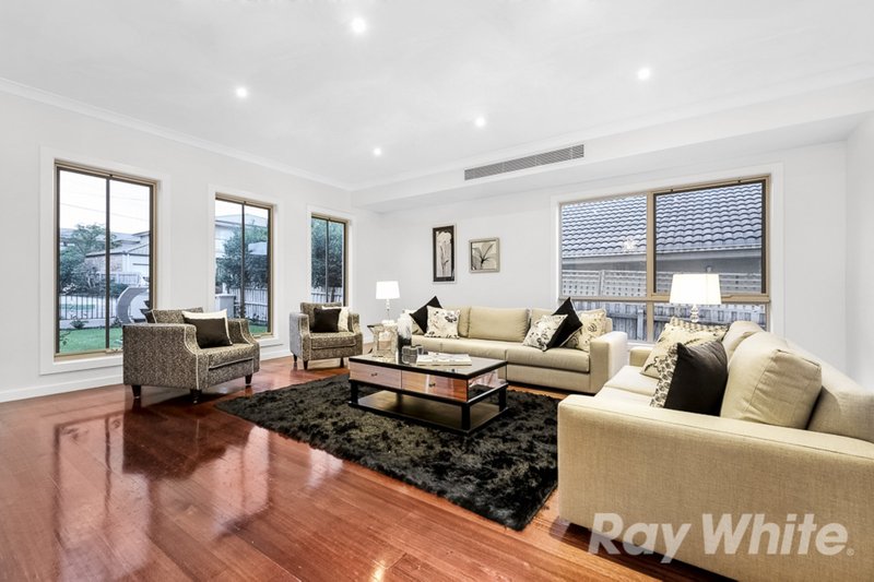 Photo - 24 Danien Street, Glen Waverley VIC 3150 - Image 2