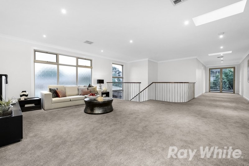 Photo - 24 Danien Street, Glen Waverley VIC 3150 - Image 9