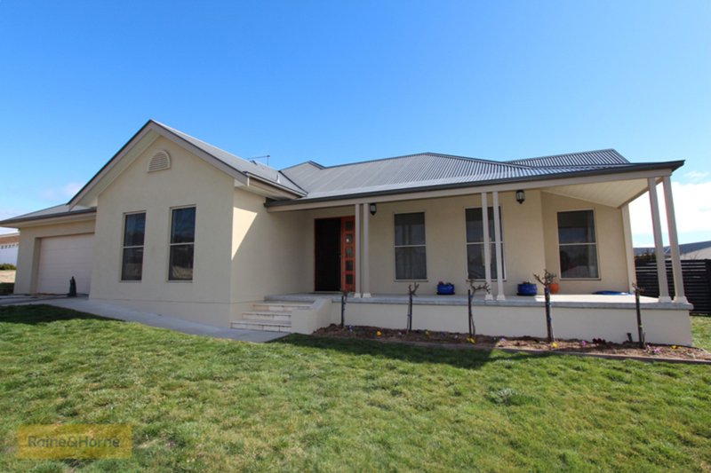 24 Darwin Drive, Llanarth NSW 2795