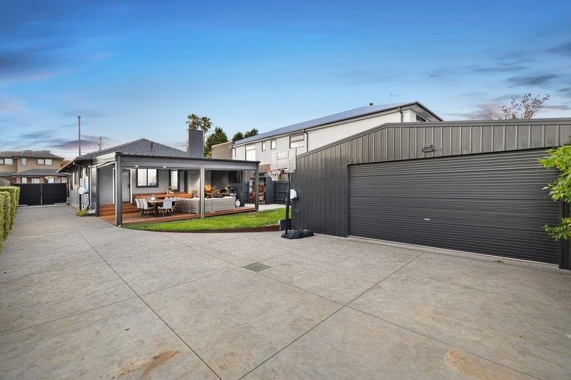 Photo - 24 Deakin Crescent, Dandenong North VIC 3175 - Image 10