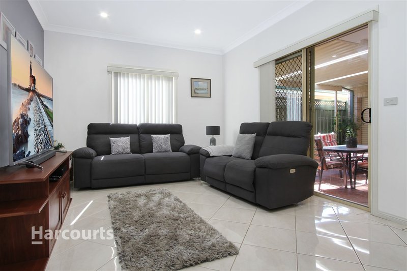 Photo - 24 Delmont Place, Kanahooka NSW 2530 - Image 6