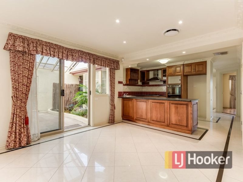 Photo - 24 Denham Crescent, Cranbourne North VIC 3977 - Image 2