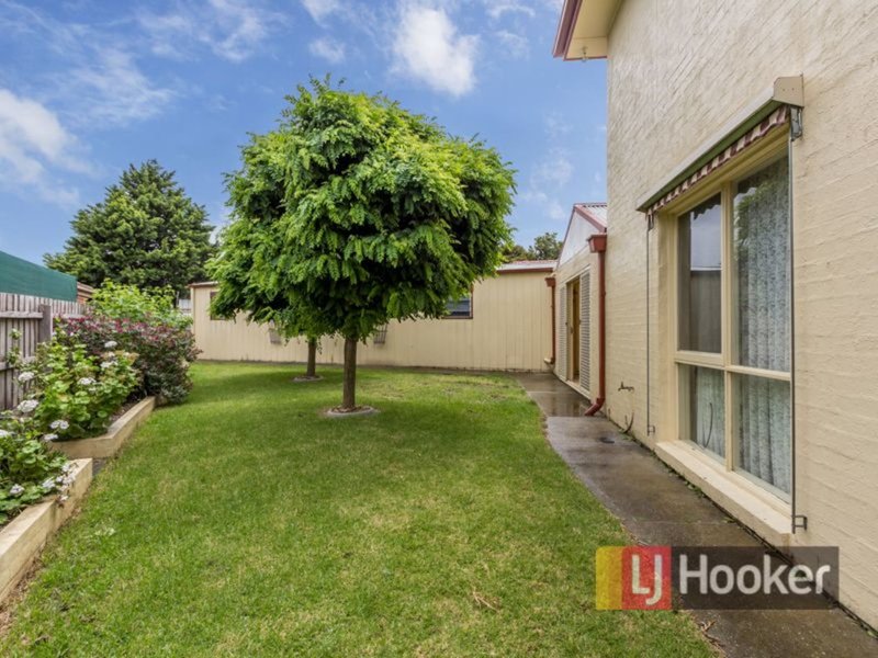 Photo - 24 Denham Crescent, Cranbourne North VIC 3977 - Image 22