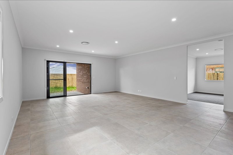 Photo - 24 Desert Road, Greenbank QLD 4124 - Image 14