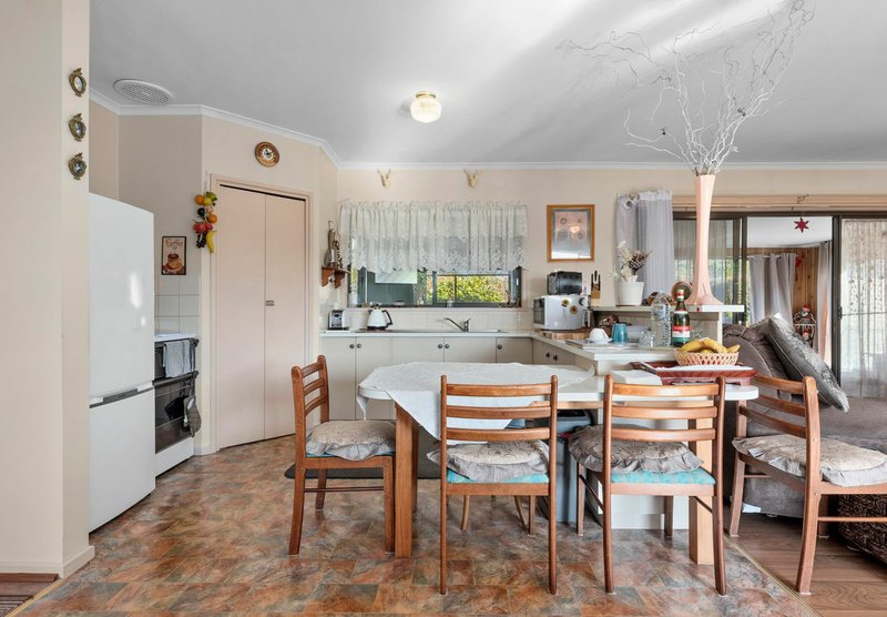 Photo - 24 Doongara Avenue, St Leonards VIC 3223 - Image 5