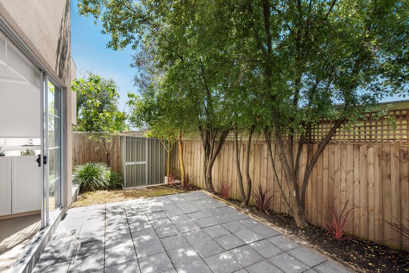 Photo - 2/4 Dora Avenue, Blackburn VIC 3130 - Image 8