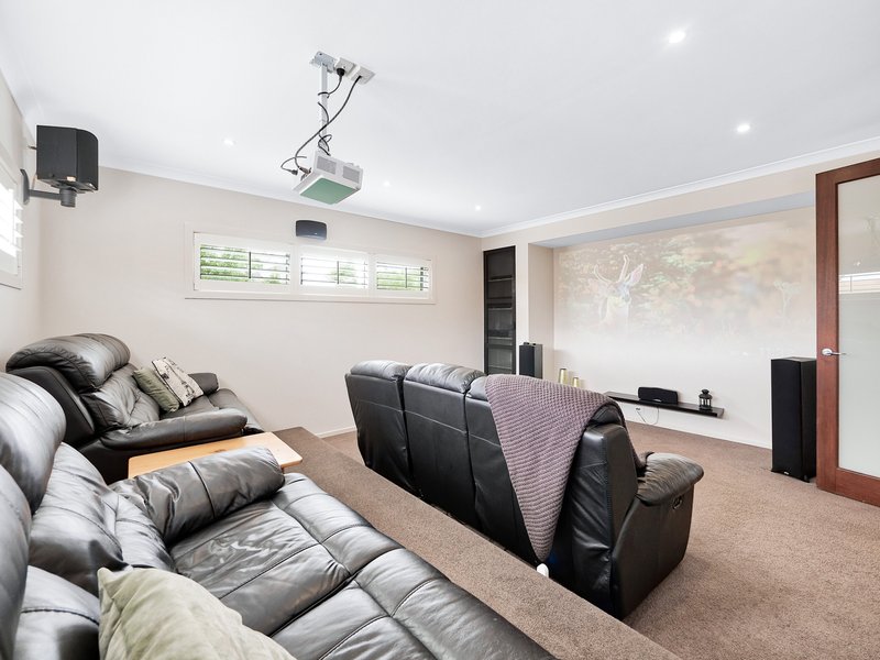 Photo - 24 Duce Street, Cranbourne East VIC 3977 - Image 18