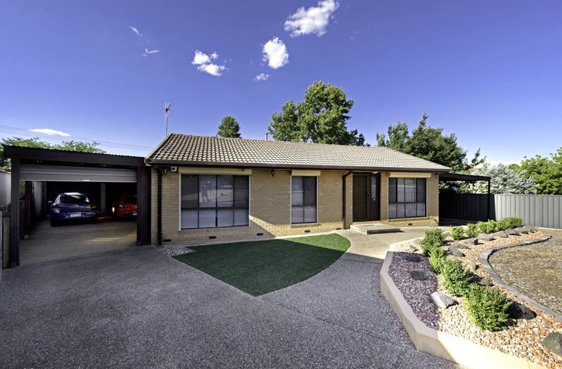 Photo - 24 Dumas Street, Mckellar ACT 2617 - Image 2