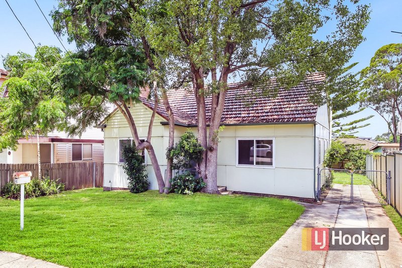 24 Dunbar Ave , Regents Park NSW 2143