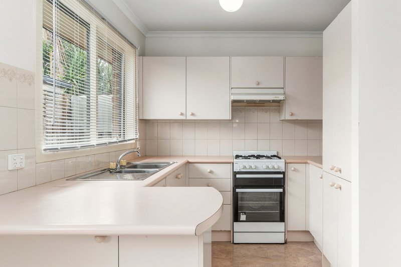 Photo - 24 Dunn Crescent, Langwarrin VIC 3910 - Image 6