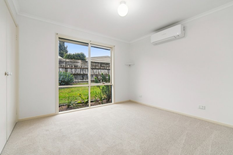 Photo - 24 Dunn Crescent, Langwarrin VIC 3910 - Image 8