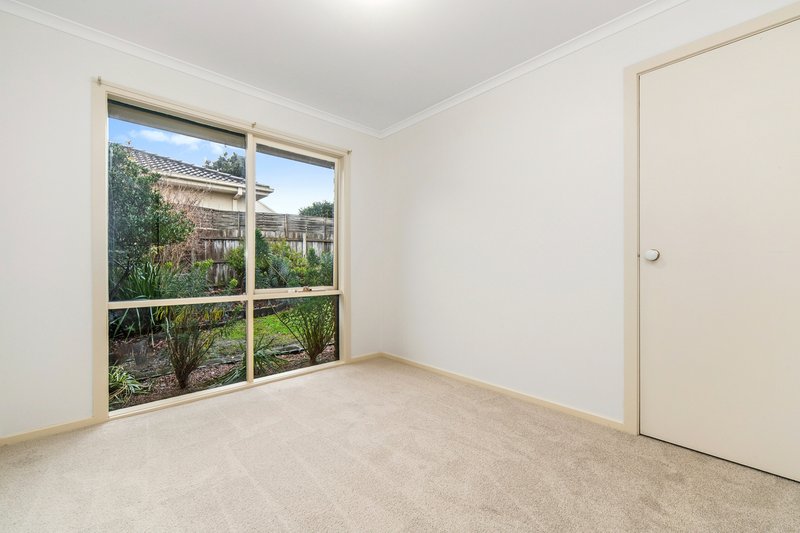 Photo - 24 Dunn Crescent, Langwarrin VIC 3910 - Image 10