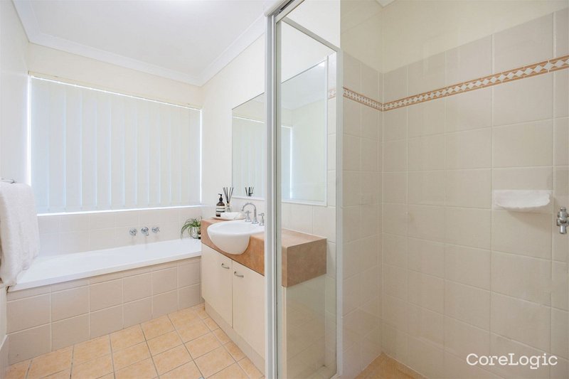 Photo - 24 Easter Crescent, Pacific Pines QLD 4211 - Image 9