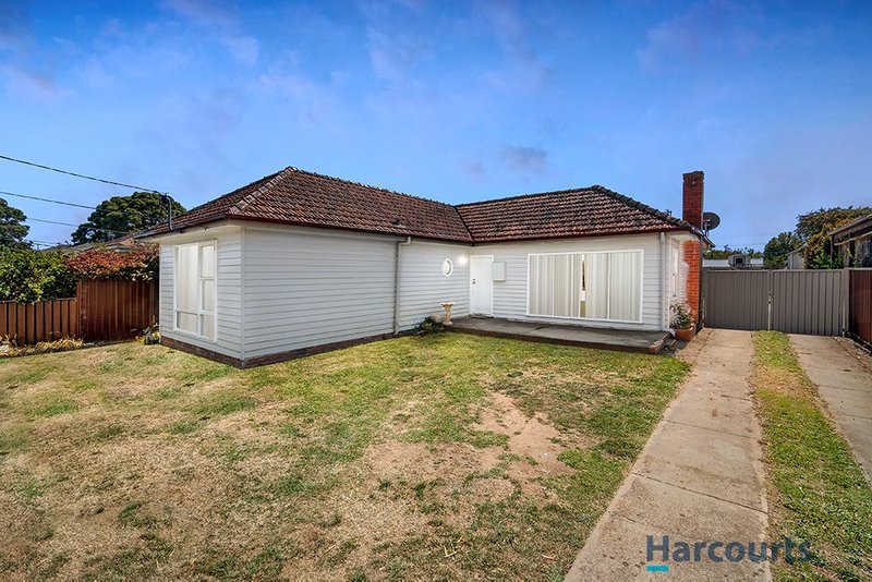 Photo - 24 Edgar Street, Wendouree VIC 3355 - Image