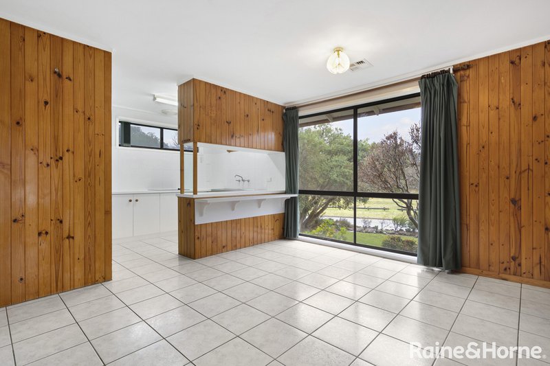 Photo - 24 Edlington Street, Fraser ACT 2615 - Image 7