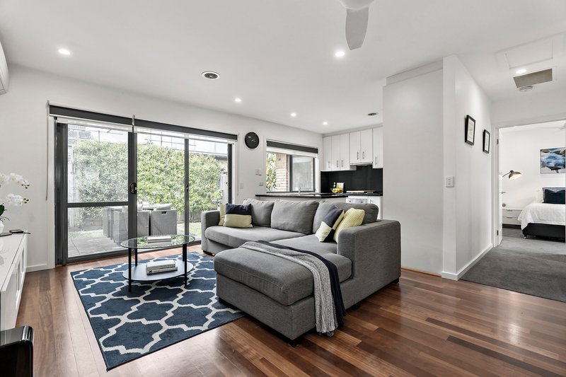 Photo - 2/4 Edsall Street, Highett VIC 3190 - Image 3