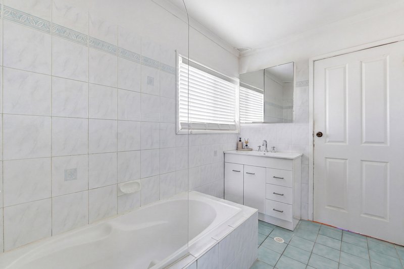 Photo - 24 Elaine Avenue, Berkeley Vale NSW 2261 - Image 10