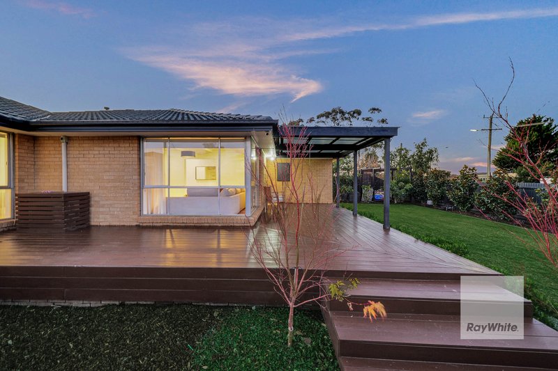 Photo - 24 Elmhurst Road, Gladstone Park VIC 3043 - Image 3