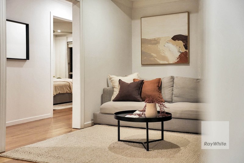 Photo - 24 Elmhurst Road, Gladstone Park VIC 3043 - Image 13