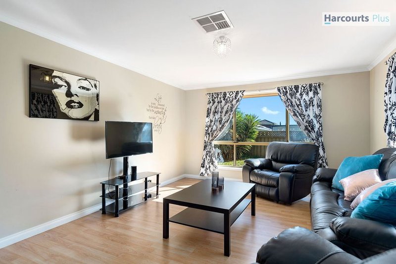 Photo - 24 Eloise Avenue, Hallett Cove SA 5158 - Image 9