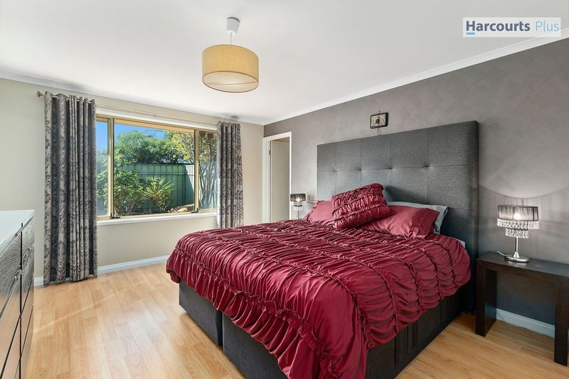 Photo - 24 Eloise Avenue, Hallett Cove SA 5158 - Image 11