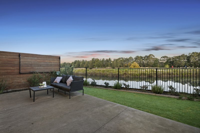 Photo - 24 Emica Parade, Knoxfield VIC 3180 - Image 8