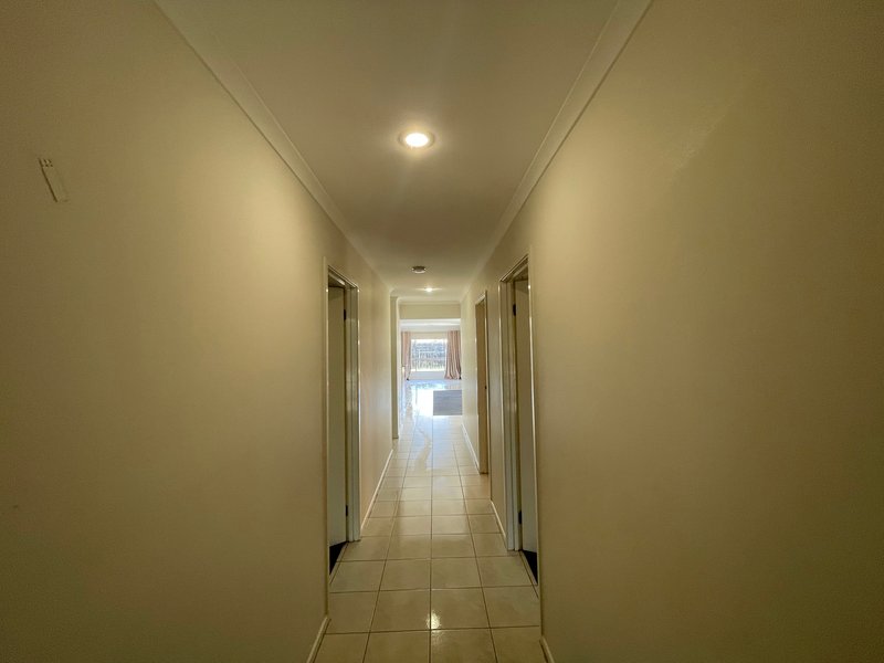 Photo - 24 Erskine Way, Melton West VIC 3337 - Image 3