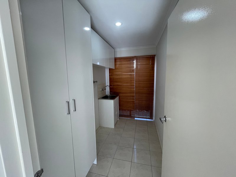 Photo - 24 Erskine Way, Melton West VIC 3337 - Image 10