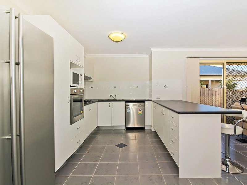 Photo - 24 Esperance Crescent, Springfield Lakes QLD 4300 - Image 2