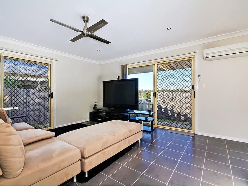 Photo - 24 Esperance Crescent, Springfield Lakes QLD 4300 - Image 4