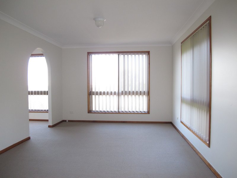 Photo - 24 Explorers Way, Highland Park QLD 4211 - Image 3