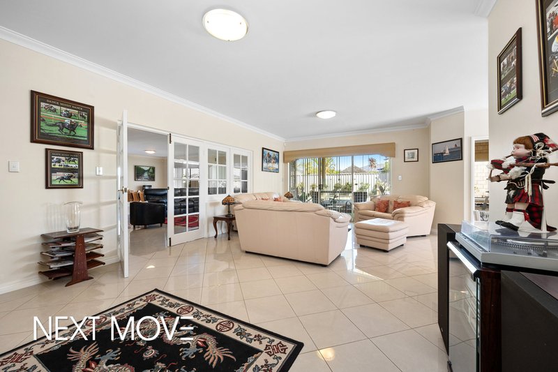 Photo - 24 Fairbairn Road, Coogee WA 6166 - Image 11