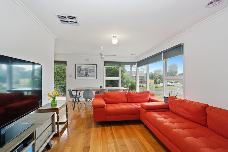 Photo - 24 Fairfield Avenue, Belmont VIC 3216 - Image 3