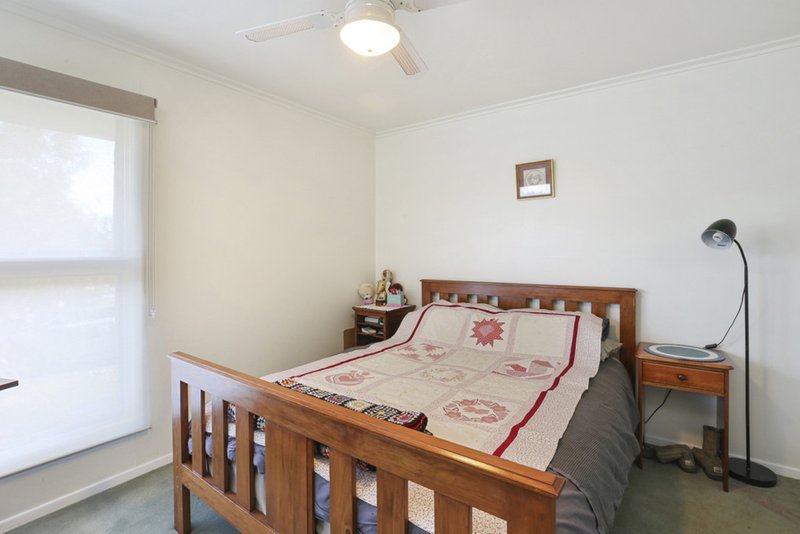 Photo - 24 Fairfield Avenue, Belmont VIC 3216 - Image 4