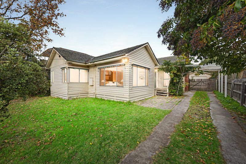 Photo - 24 Farleigh Avenue, Burwood VIC 3125 - Image 1