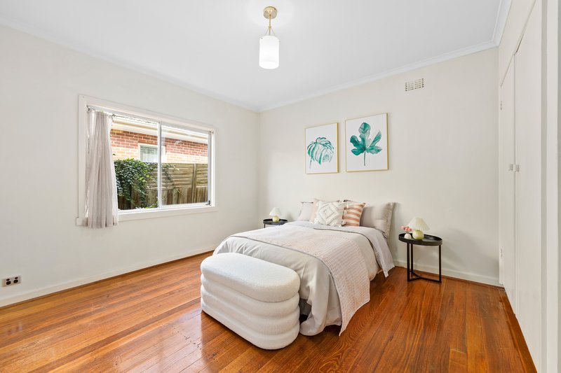 Photo - 24 Farleigh Avenue, Burwood VIC 3125 - Image 6