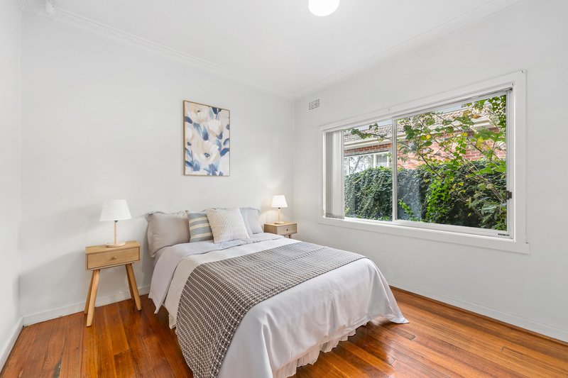 Photo - 24 Farleigh Avenue, Burwood VIC 3125 - Image 7
