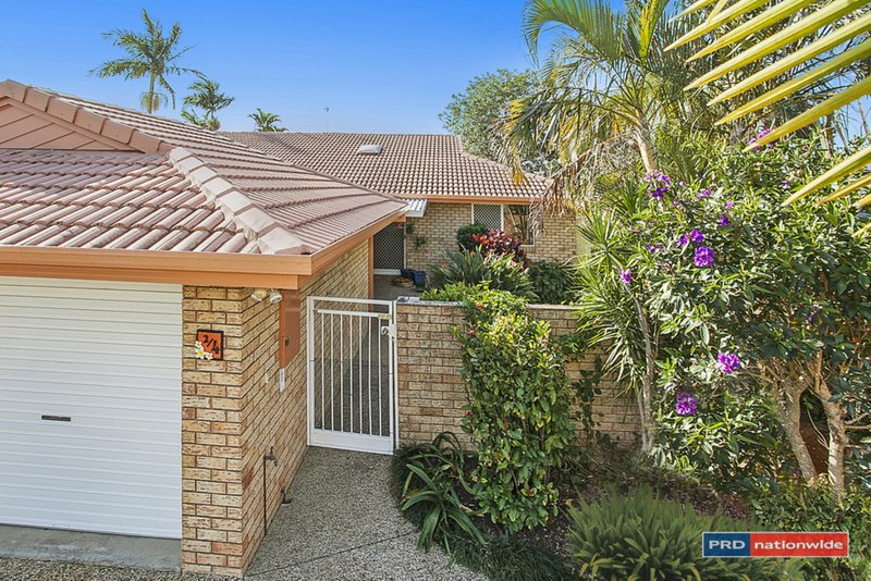 2/4 Featherwood Close, Burleigh Waters QLD 4220